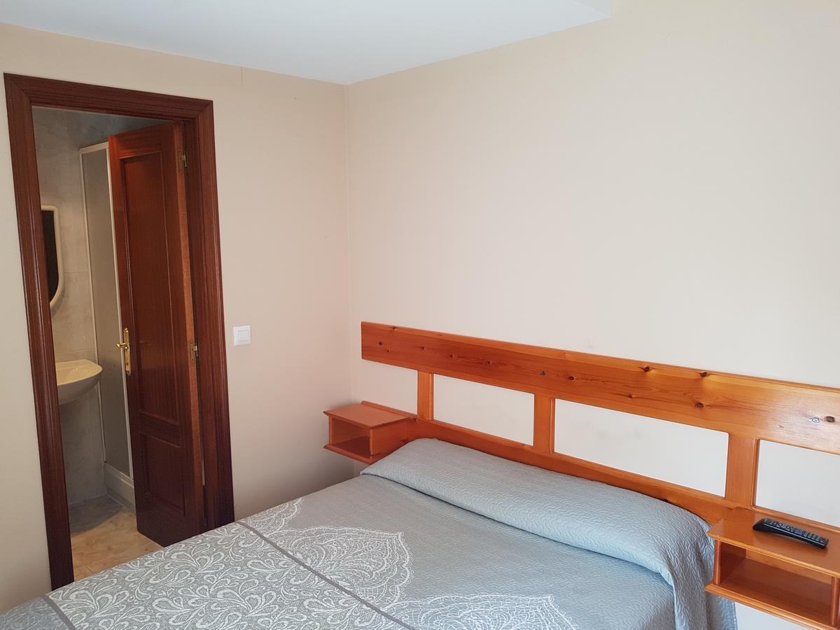 Pension Arenal San Vicente De La Barquera Luaran gambar